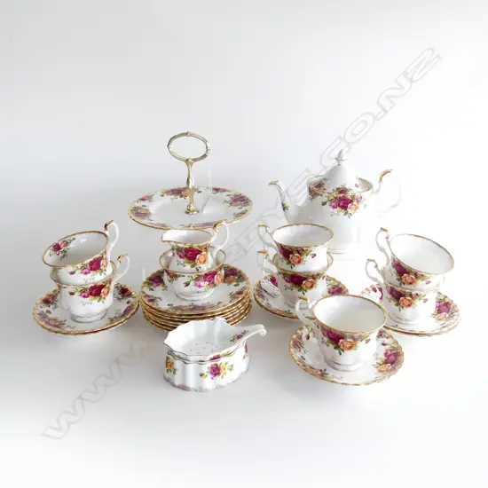 ROYAL ALBERT OLD COUNTRY ROSES TEASET. COMPRISES 7 CUPS ( 1 AF) TEAPOT SAUCERS SIDEPLATES TEASTRAINER & CAKE STAND.