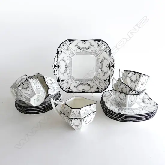 SHELLEY 6 PLACE 21 PCE COMPLETE TEA SET Garland of Flowers Pattern 11504 Queen Anne Shape