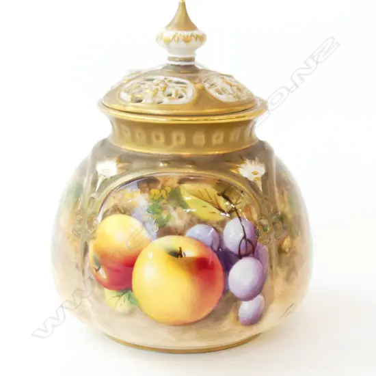 ROYAL WORCESTER 'FRUIT' POT POURRI, HAND PAINTED & SIGNED 'ROBERTS'. H.120mm