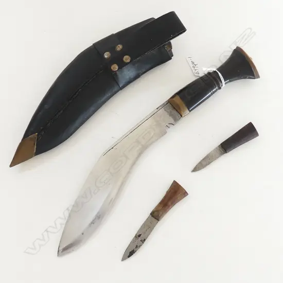 KUKRI KNIFE IN SCABBARD horn handle w 2 small knives