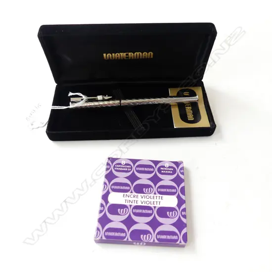 WATERMAN VINTAGE FOUNTAIN PEN UNUSED IN CASE WITH CARTRIDGES L.135MM