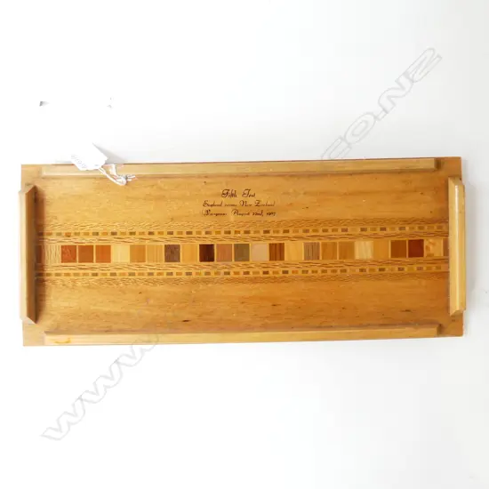 1960’S NZ CRICKET NATIVE WOODS SOVEREIGN TRAY “FIFTH TEST ENGLAND VERSUS NEW ZEALAND WANGANUI AUGUST 22ND 1967” L.36CM