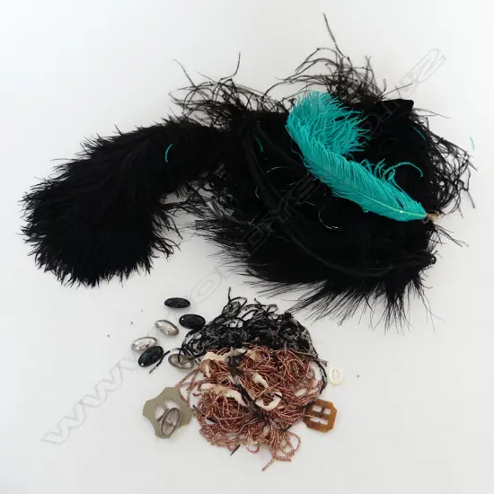 SMALL BOX OSTRICH  FEATHERS & VINTAGE BEADS