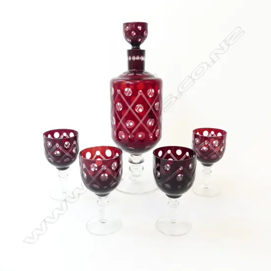 BOHEMIAN WHEELCUT DECANTER & 4 GLASSES. WITH ROUNDEL DETAILING. DECANTER  H.345 