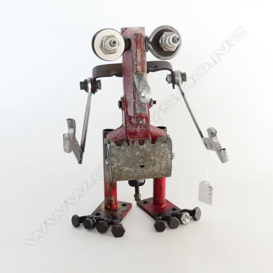 ANDREW HALL ASSEMBLAGE ART ROBOT H.270mm