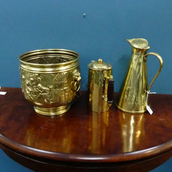 2 BRASS JUGS H.265mm + JARDINERE H.210mm