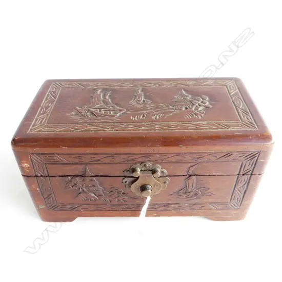SMALL ORIENTAL WOODEN BOX W.205mm