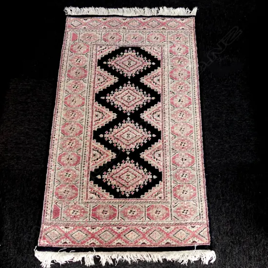 HAND KNOTTED WOOL PILE RUG 1300x800mm