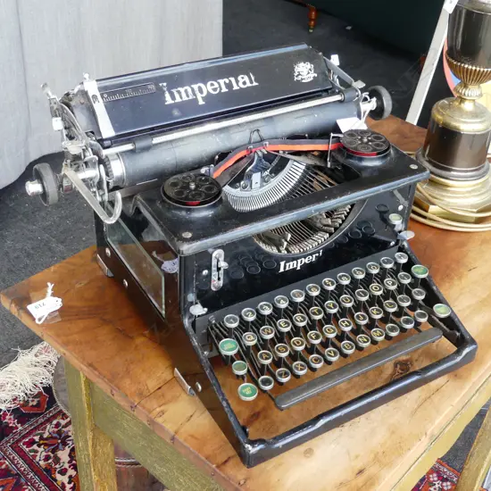 VINTAGE IMPERIAL TYPEWRITER