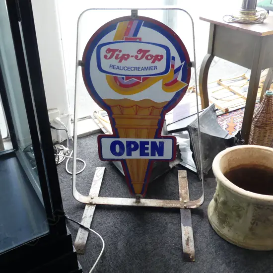 VINTAGE PAINTED METAL TIP TOP ICE CREAM SIGN H.965mm