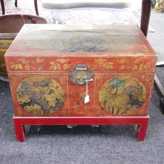 LG CHINESE LIDDED BOX ON STAND 630x415x460mm