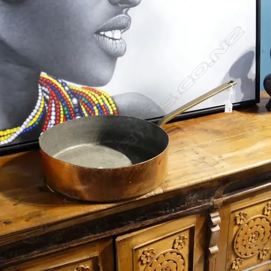 EXTRA LG COPPER PAN 360mm dia - CRACK