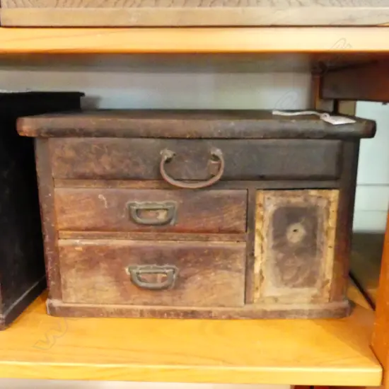 OLD JAPANESE SEWING BOX / CHEST AF