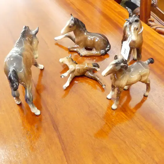 5 BESWICK HORSES 2 PERFECT 3 DAMAGED  TALLEST140MM