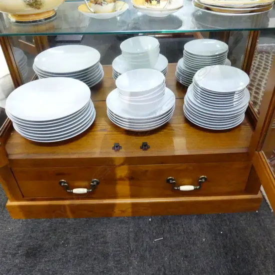 33 PCE GERMAN THOMAS PART DINNER SET; 8 DINNER PLATES ETC