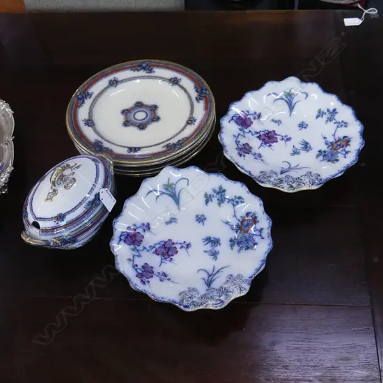 2 EARL WARE FRUIT PLATES ON PEDESTALS, 6 CABLE P.B &  VINTAGE PLATES & GRAVY BOAT