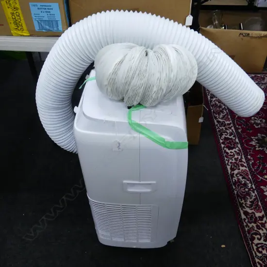 TCL PORTABLE AIR CONDITIONING UNIT AS NEW WORKING H 720 WITH REMOTE