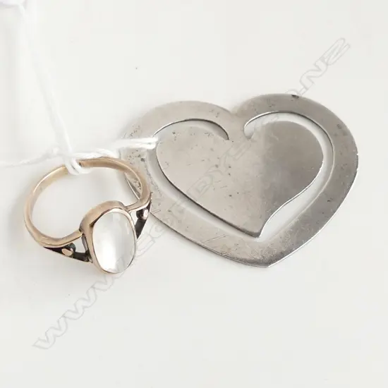 9CT MOONSTONE RING 2.4gm + 925 SILVER HEART 