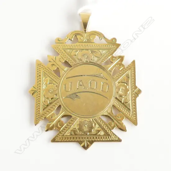 1924 9CT GOLD RITUAL COMPETITION ENGRAVED MEDALLION 4.7gms