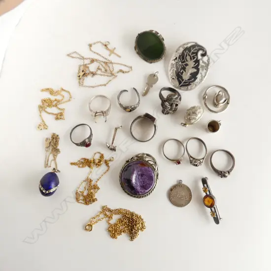 BAG ASST SILVER JEWELLERY ETC total 105gms