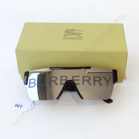 LRG GENTS REPLICA BURBERRY SUNGLASSES