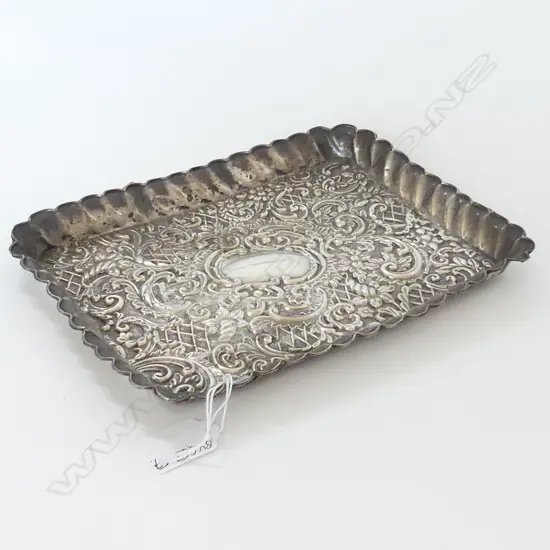 EWARDIAN SILVER FANCY EMBOSSED VANITY TRAY 170gms. Birmingham 1905 254 x 185mm