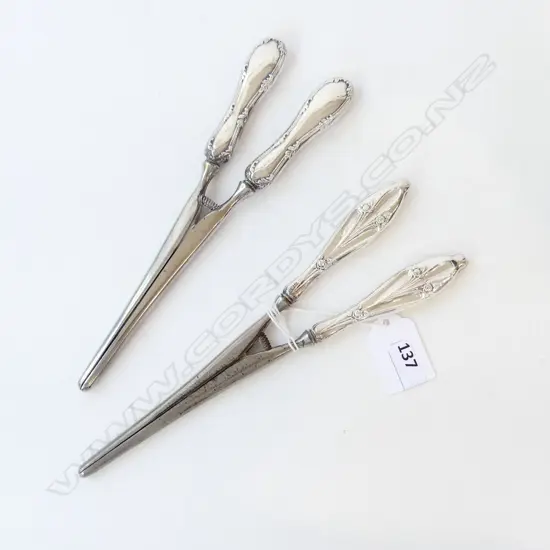 TWO PAIRS OF STG SILVER GLOVE STRETCHERS BIRMINGHAM 1910 & 1913 L.21CM