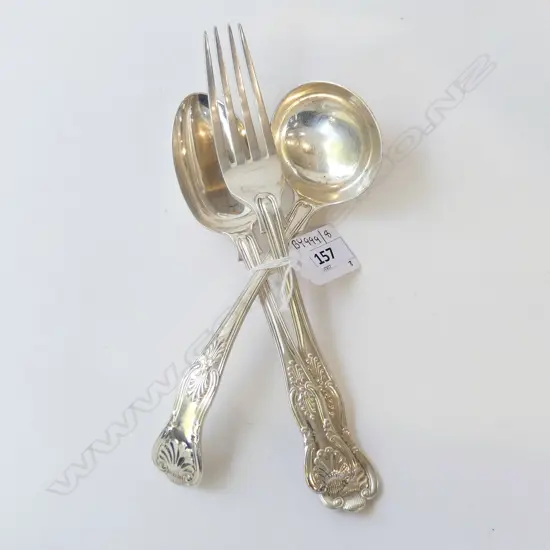 S/SILVER DOUBLE STRUCK VICT GRAVEY SPOON DINNER FORK & DESSERT SPOON 261GRMS