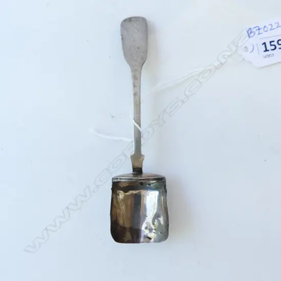 GEORGIAN STG SILVER CADDY SPOON, CHESTER 1788 L.120mm 14gm showing age