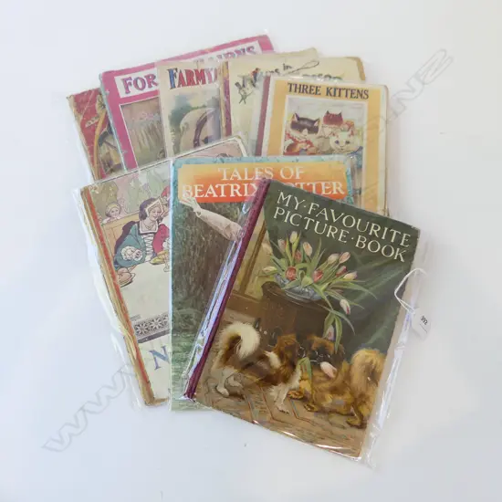EIGHT VINTAGE CHILDREN’S BOOKS – BEATRIX POTTER, TEN LITTLE PUSSY CATS ETC
