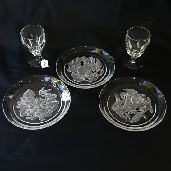 3 HOYA CRYSTAL PLATES DIA200MM & 2 WATERFORD  SHORT STEMMED WINE GLASSES