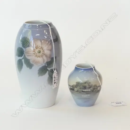 2 B&G VASES  H180MM &90MM