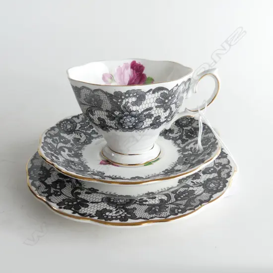 ROYAL ALBERT SENORITA TRIO