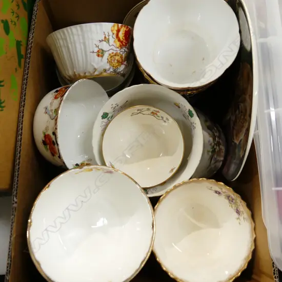 BOX ASST. SLOP BOWLS, 2 PLATES INCL. R. DOULTON KOALA BEARS 265mm dia