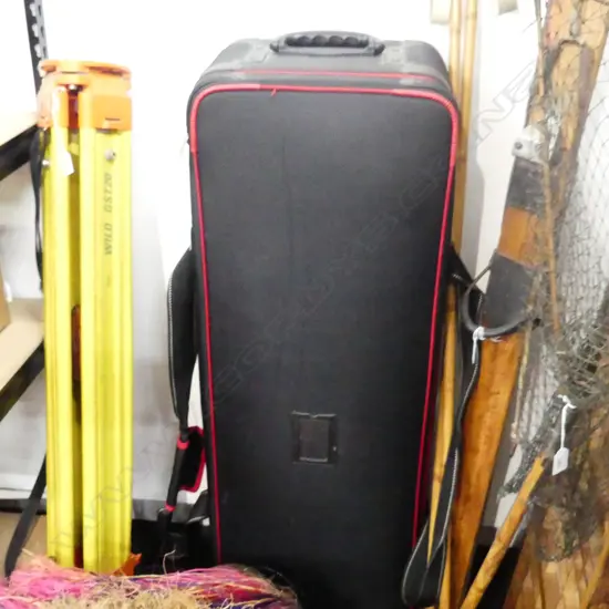 PHOTOGRAPHY LIGHTING EQUIPMENT, CASED