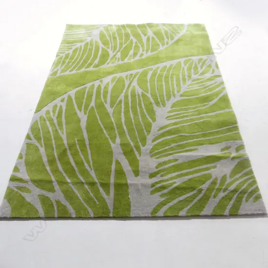 LG GREEN MACHINED RUG 2300x1550mm
