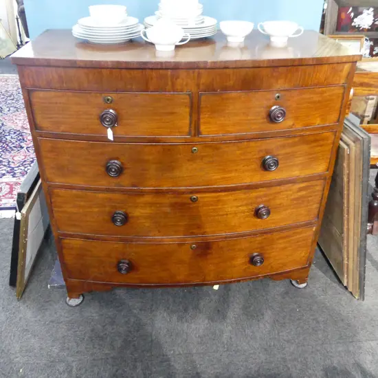 GEORGIAN MAHOGANY BOW FRONT CHEST OF DRAWERS 1090x525x1030mm