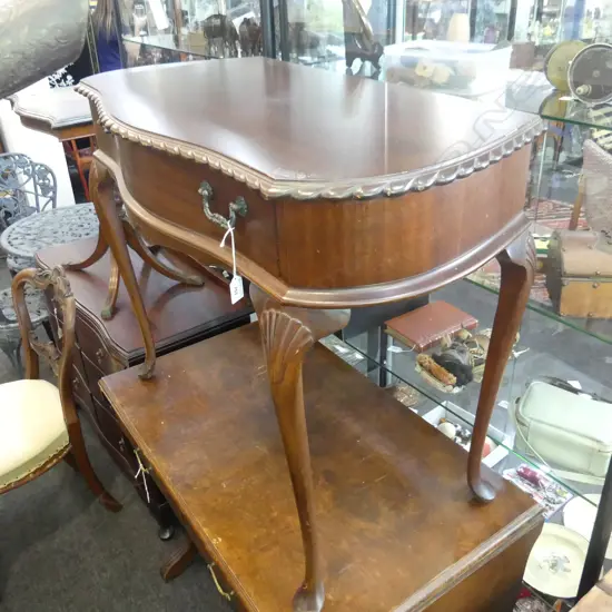 QUEEN ANNE MAHOGANY SMALL PROPORTION DESK