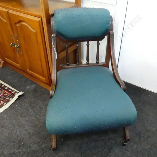 EDWARDIAN CHAIR w. GREEN UPHOLSTERY