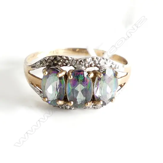 9CT 3 STONE RING 1.33gms  SIZE O