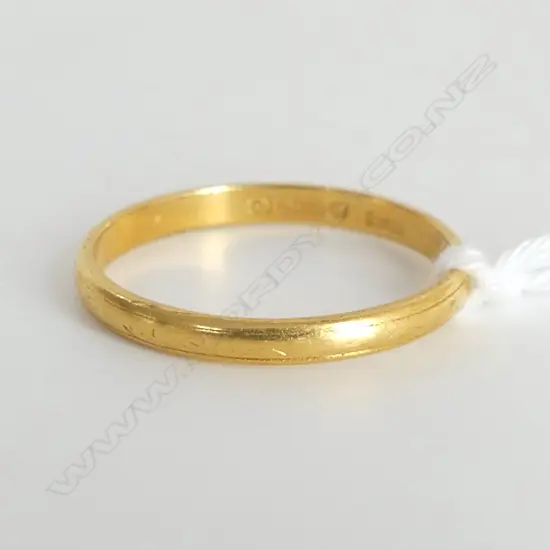 BIRMINGHAM 1913 22ct GOLD BAND RING hallmarked 2.74gms