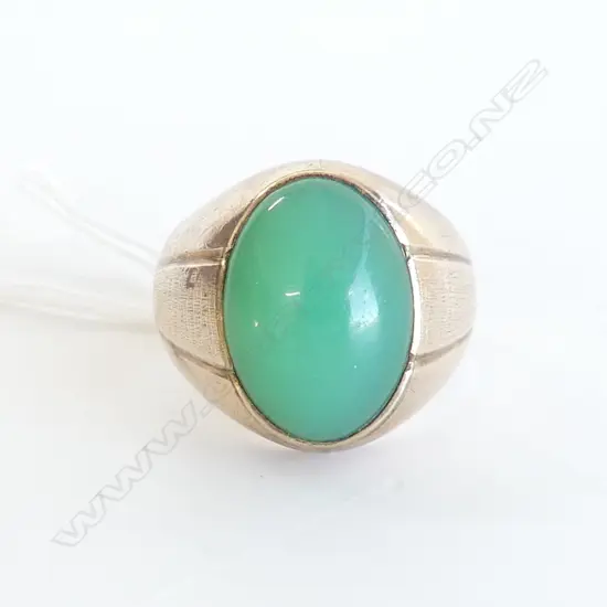 ROLD GOLD/ GOLD? LGE CHRYSOPRASE OR JADEITE SIGNET TYPE RING 9.55gms old repair