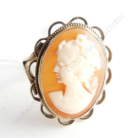 9ct GOLD FRAMED PORTRAIT CAMEO RING 3.86gms SIZE N 1/2 APPROX