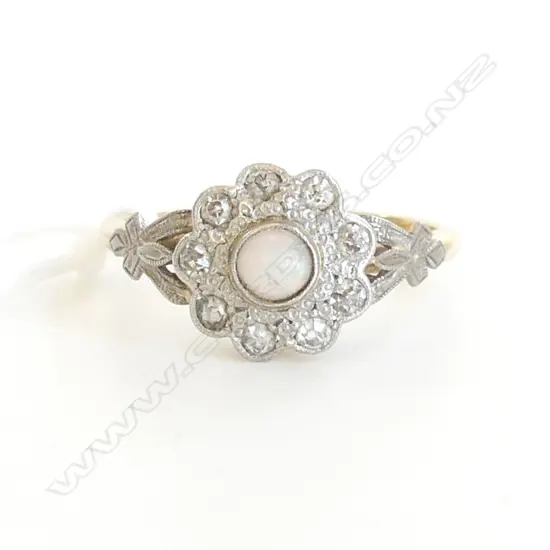 18CT GOLD OPAL & DIAMOND ART DECO RING c1930 4.25gms