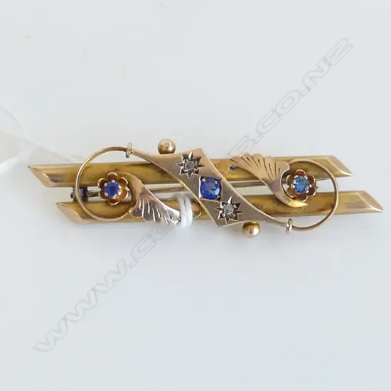 9ct GOLD & SAPPHIRE DBLE BAR BROOCH W DIAMONDS & SAPPHIRES ? 3.7gms