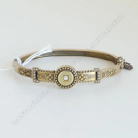 9ct GOLD EDW. GOLD HINGED BANGLE w DIAMOND & SEEDPEARLS 9.8gms