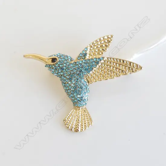 FAUX AQUAMARINE DIAMANTE HUMMINGBIRD BROOCH 