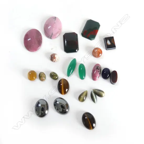 MIXED BAG SEMI PRECIOUS GEMSTONES AGATE TIGER EYE CATS EYE