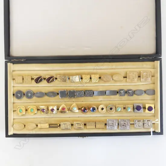 LGE BOX 26 RETRO PAIRS OF CUFFLINKS: GOLD PLATE & WHITE METAL 