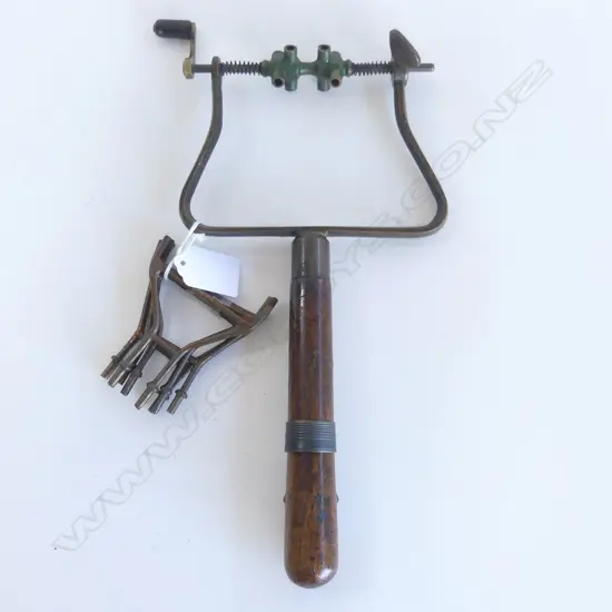 VINTAGE HARDY BROS UNIVERSAL FITTING LINE WINDER L300MM